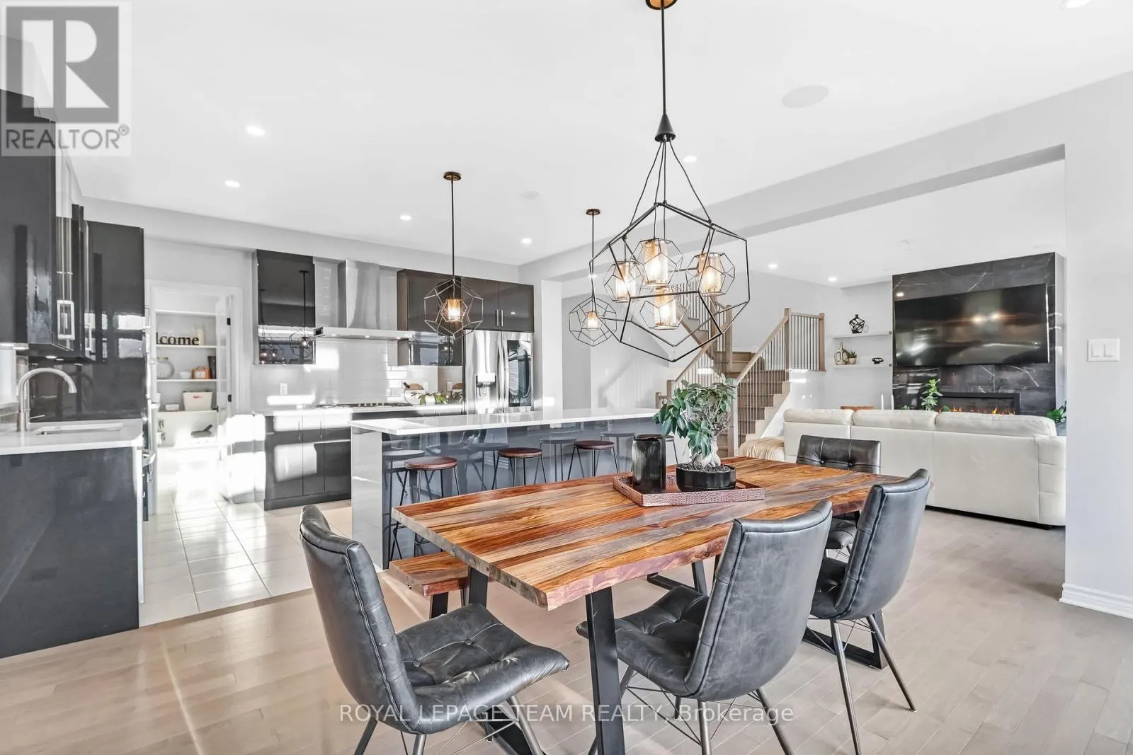 711 MOONFLOWER CRESCENT