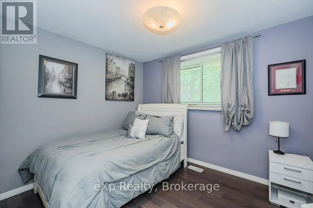 8 MALVERN CRESCENT