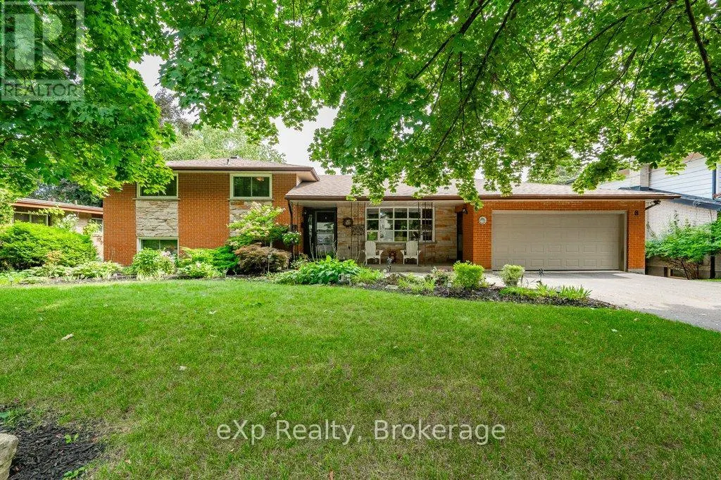 8 MALVERN CRESCENT