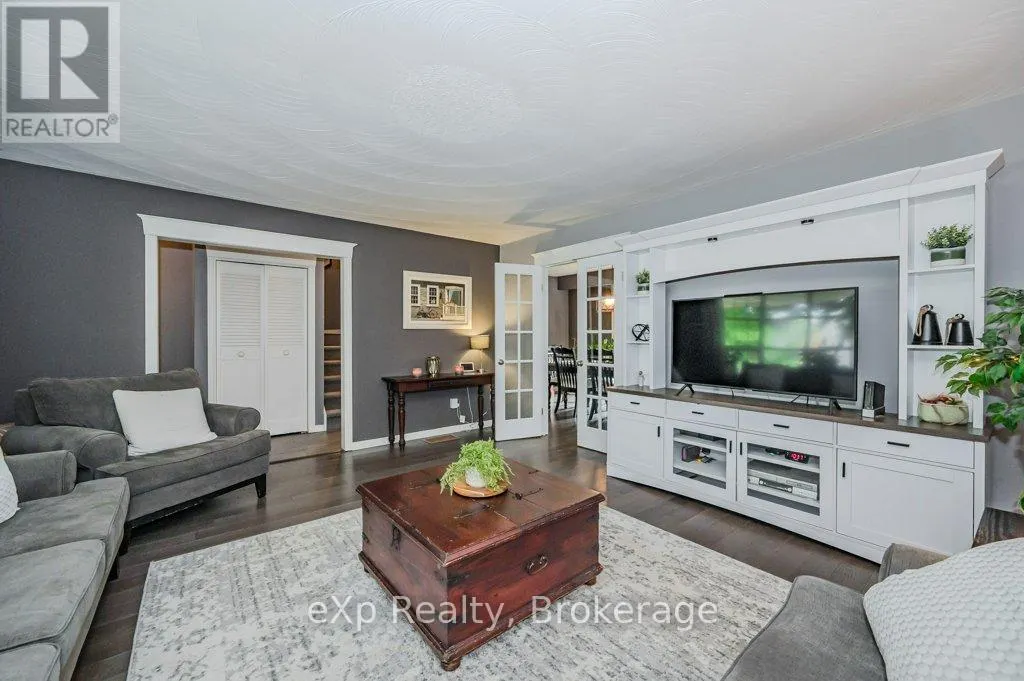 8 MALVERN CRESCENT