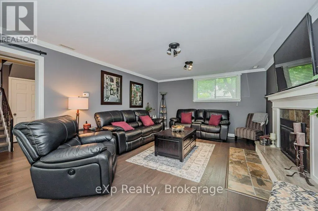 8 MALVERN CRESCENT