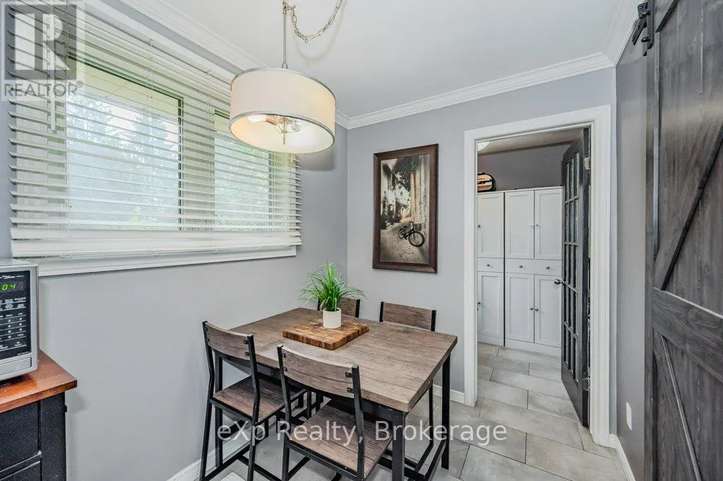 8 MALVERN CRESCENT