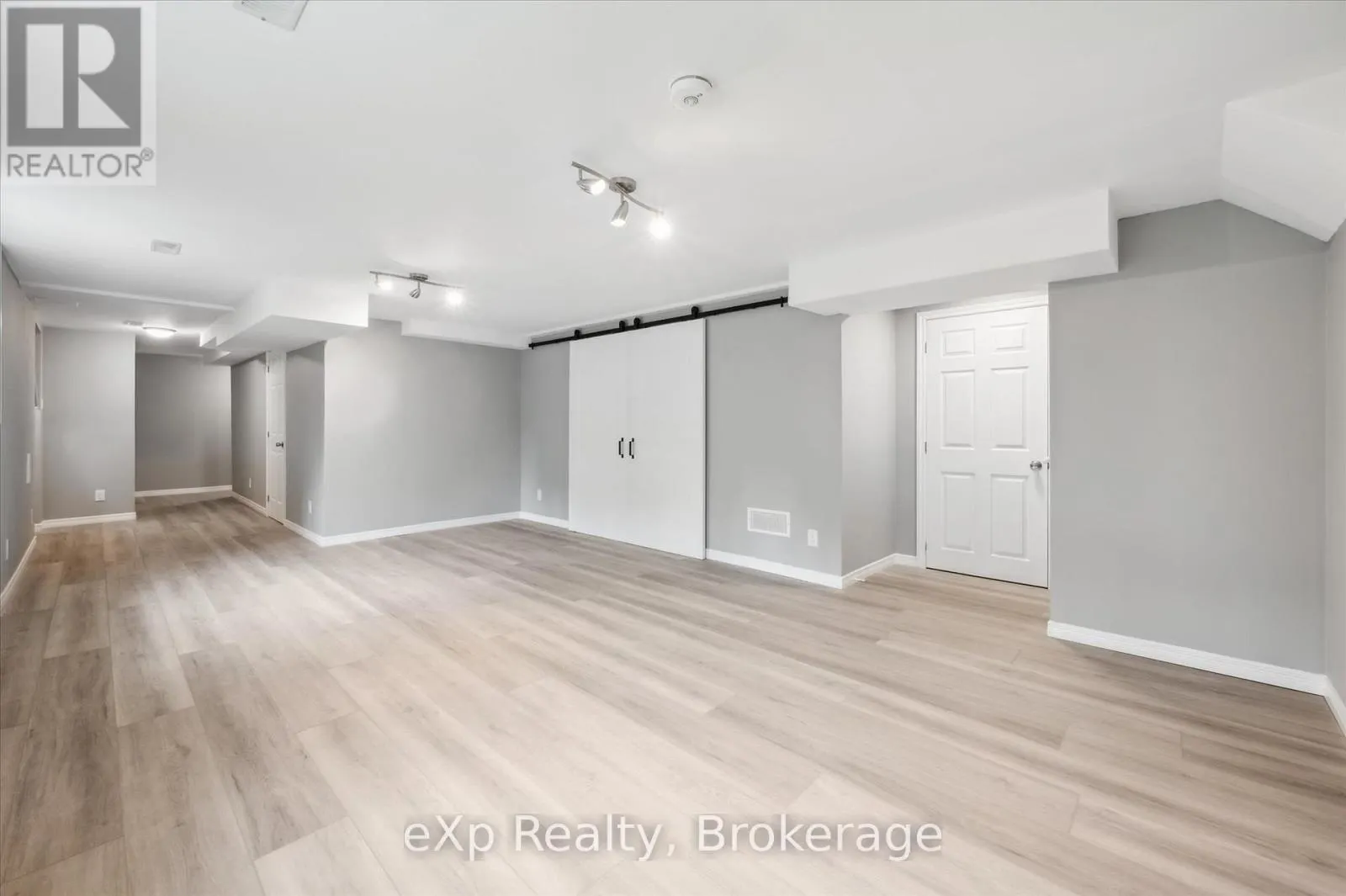 8 MALVERN CRESCENT