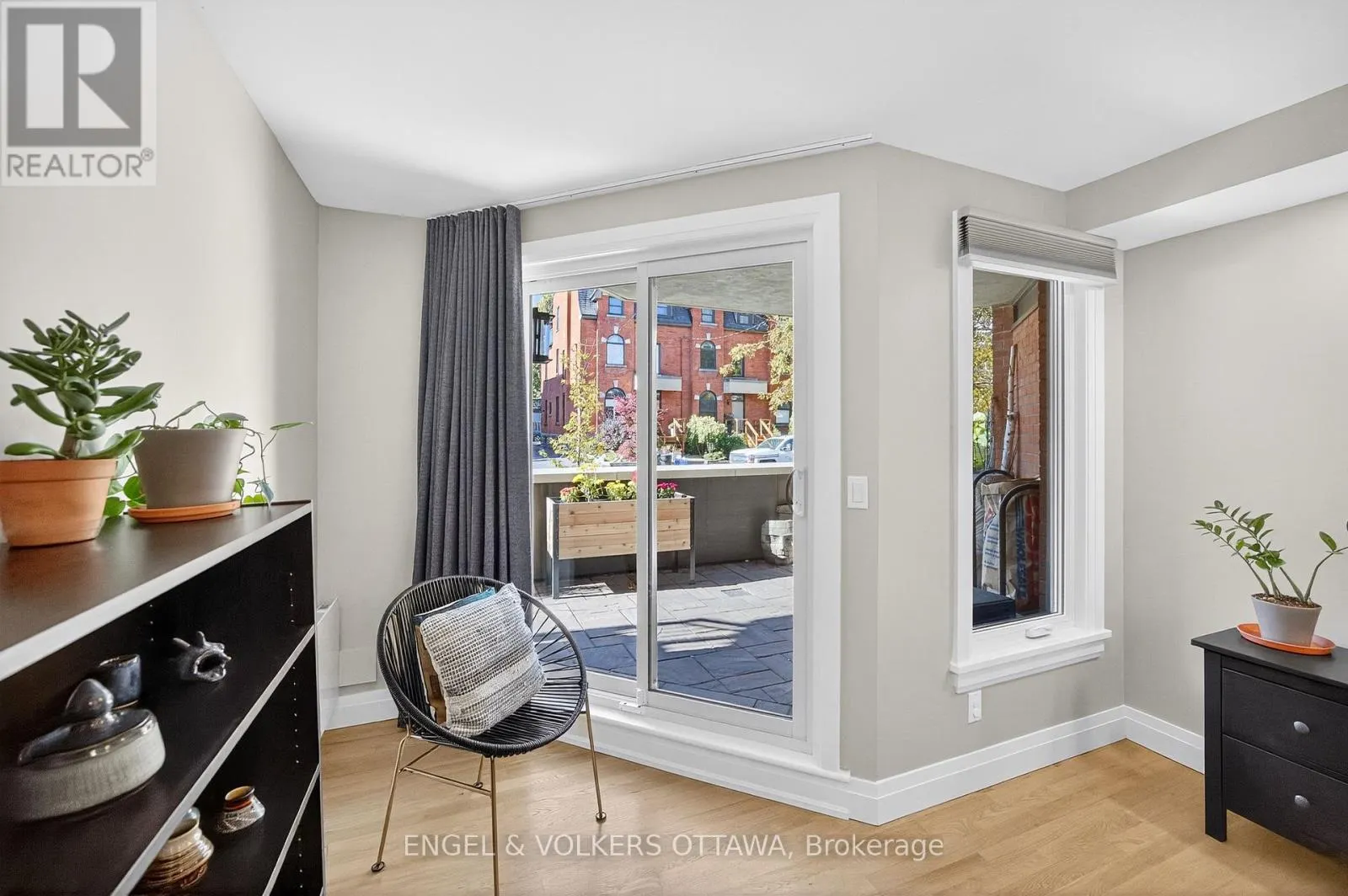 102 - 130 QUEEN ELIZABETH DRIVE
