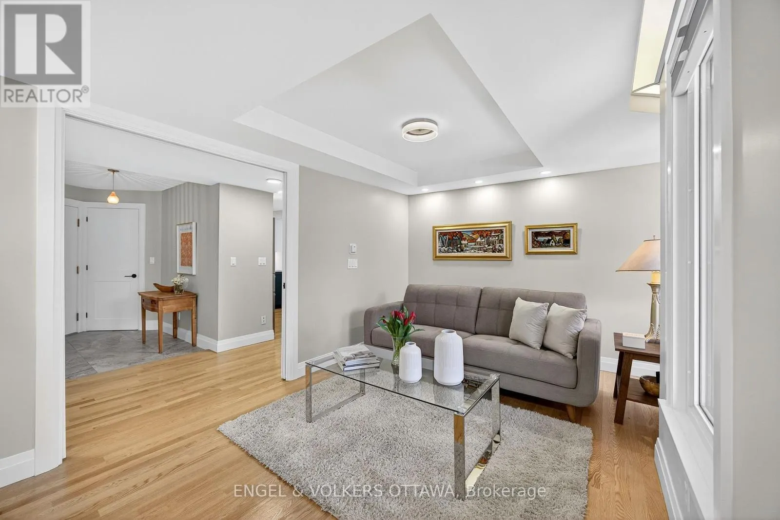 102 - 130 QUEEN ELIZABETH DRIVE