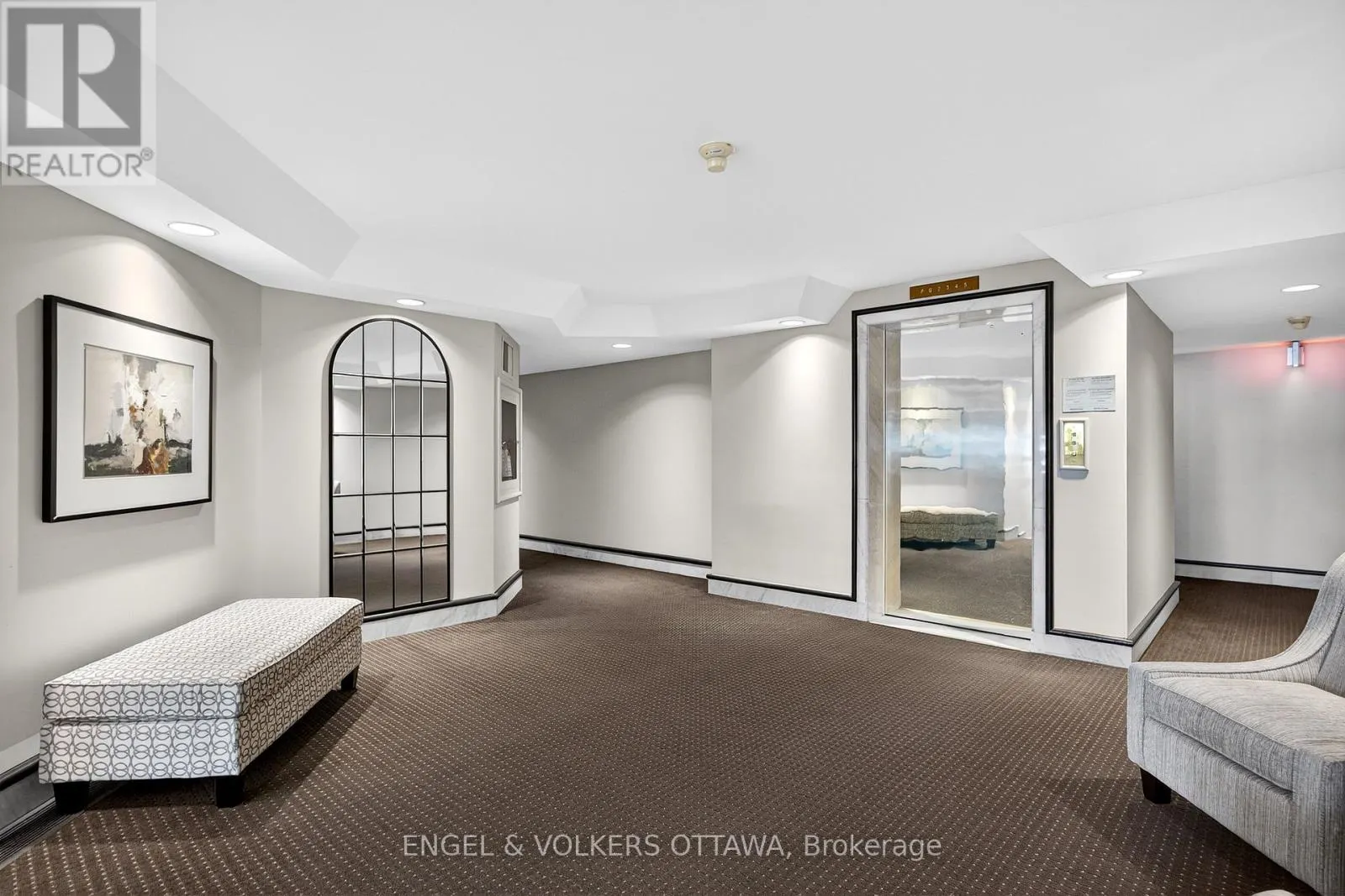 102 - 130 QUEEN ELIZABETH DRIVE