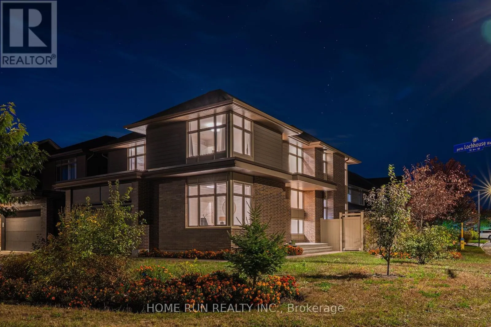 100 LOCHHOUSE WALK