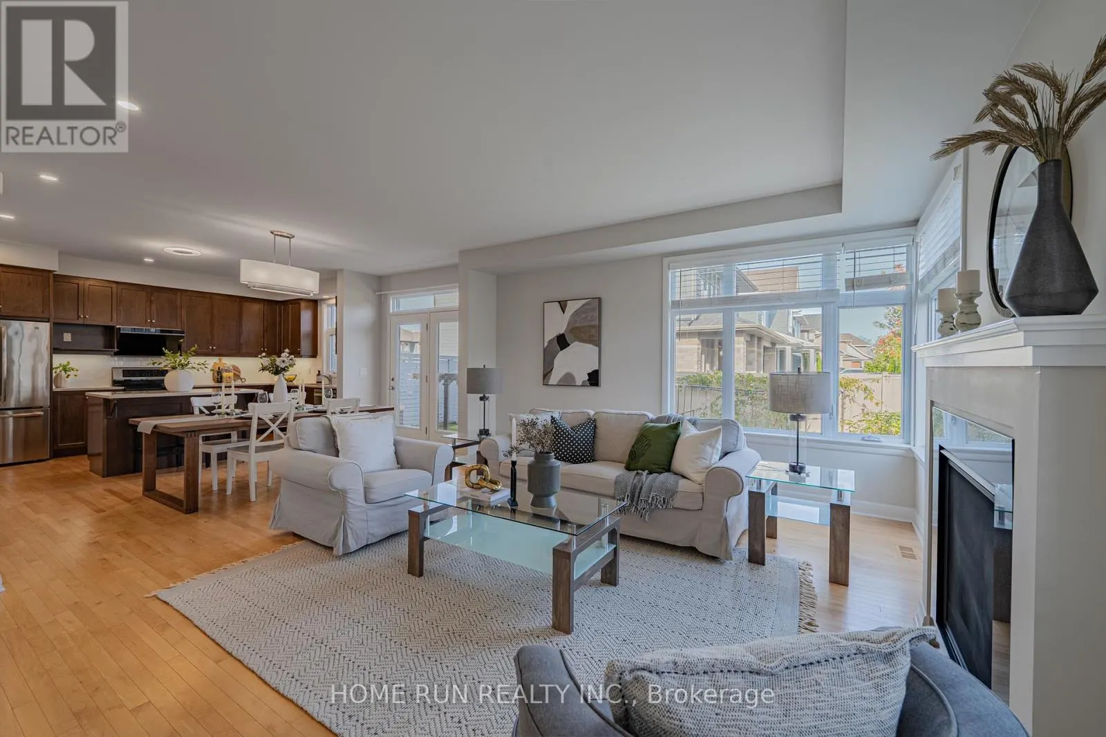 100 LOCHHOUSE WALK