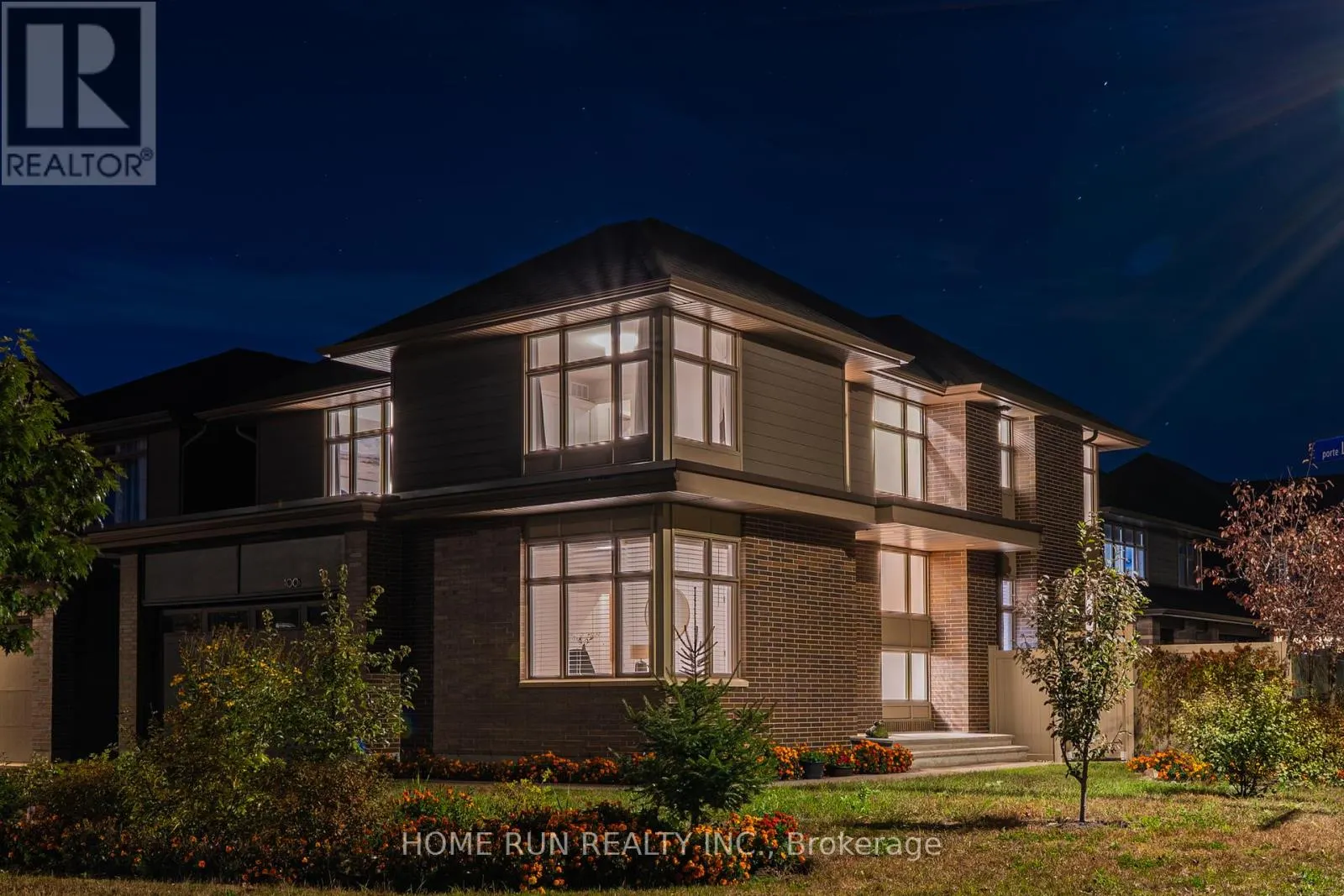 100 LOCHHOUSE WALK
