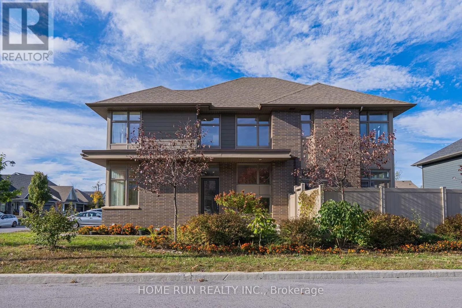 100 LOCHHOUSE WALK