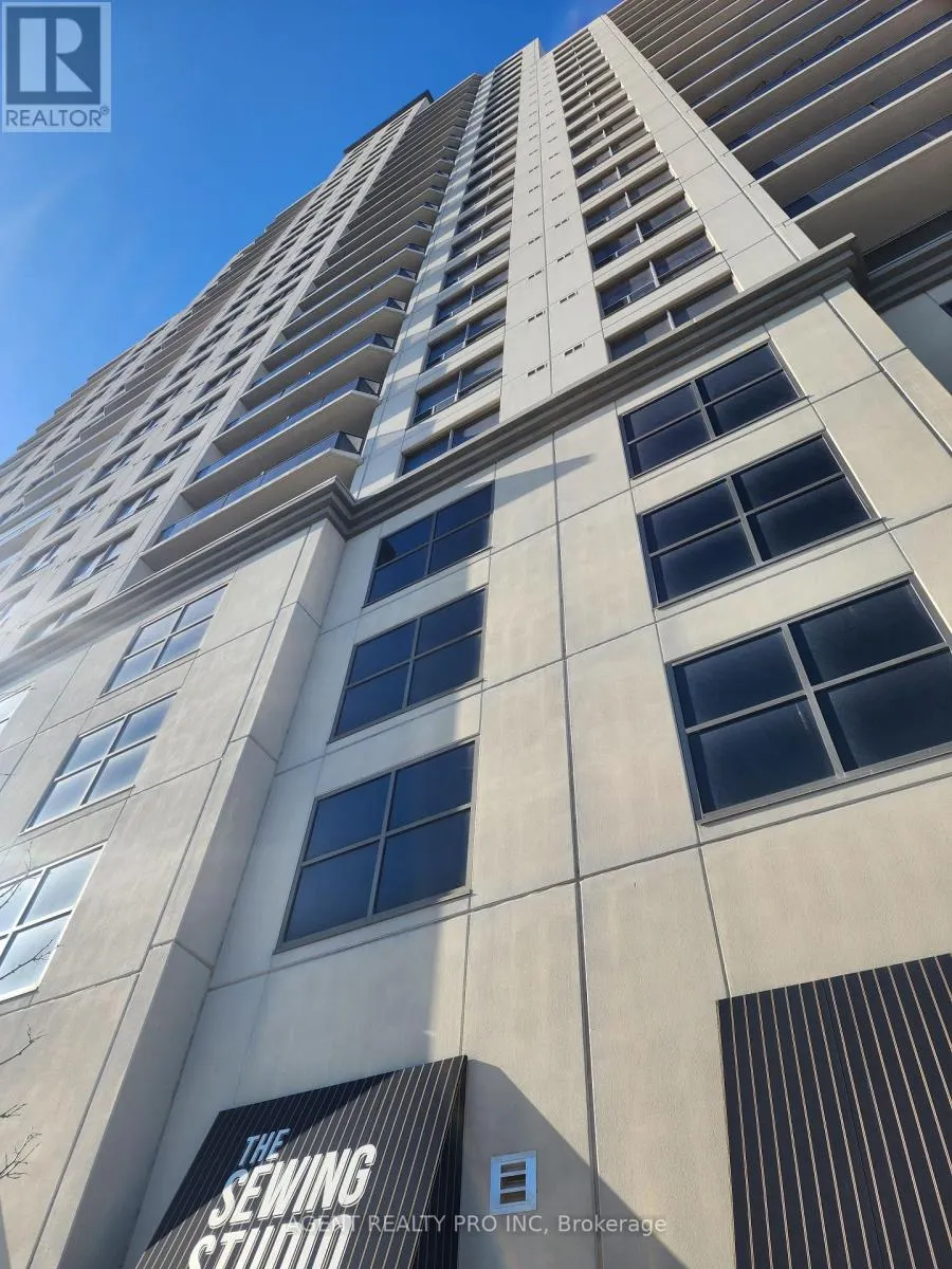 102B - 330 RIDOUT STREET N, #102B