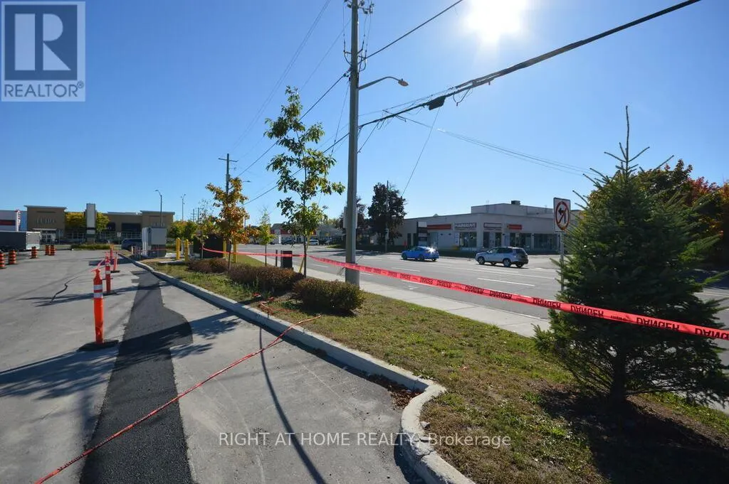 348 WOODROFFE AVENUE