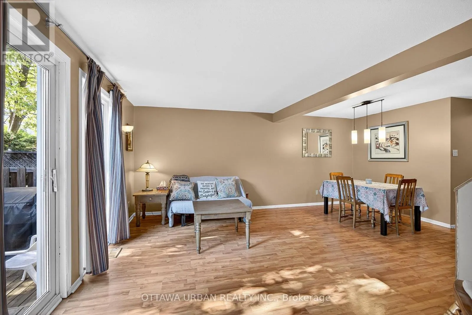 7986 DECARIE DRIVE