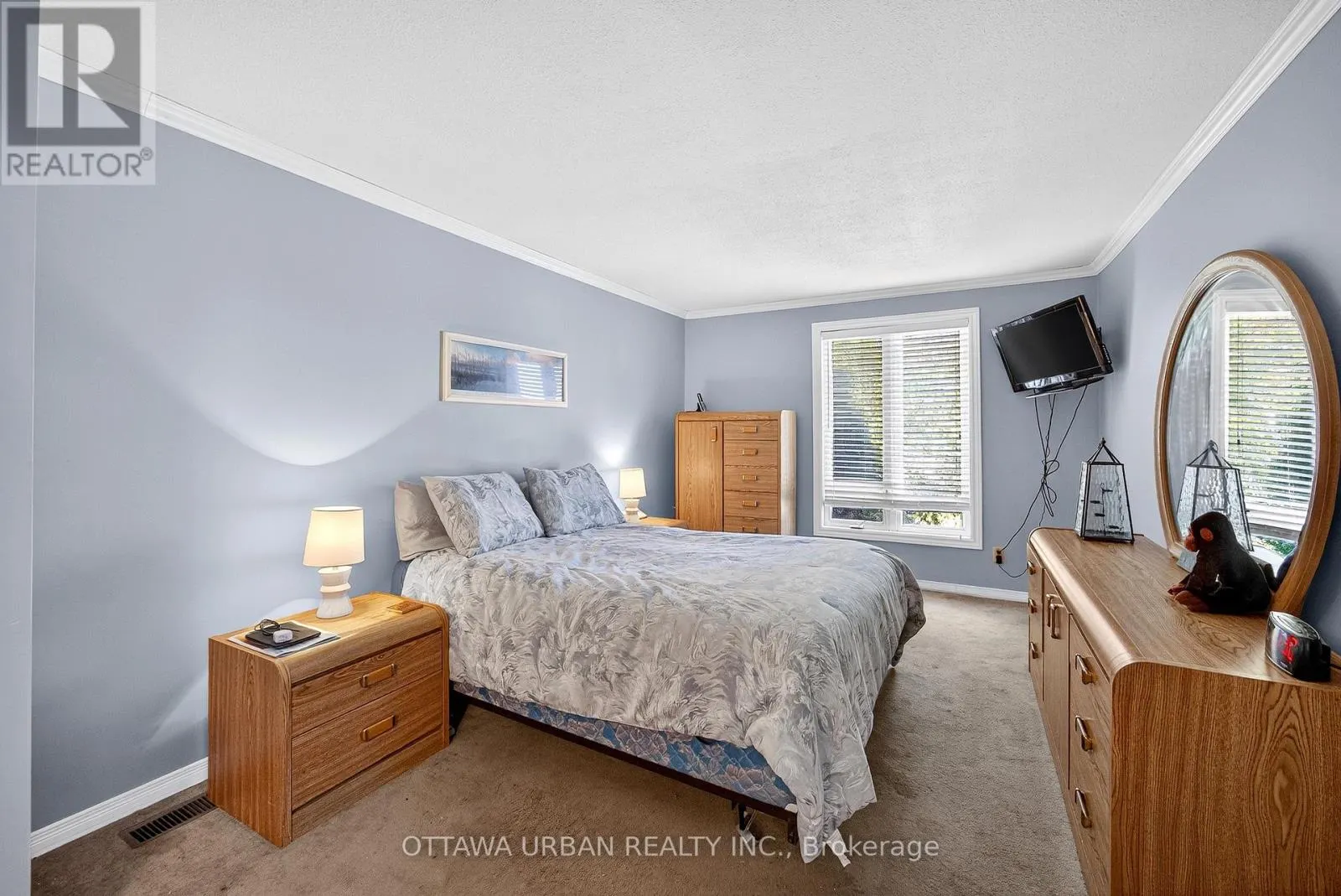 7986 DECARIE DRIVE