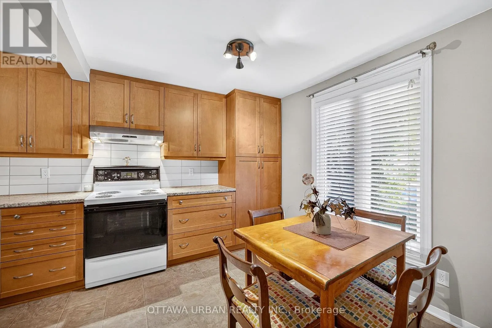 7986 DECARIE DRIVE