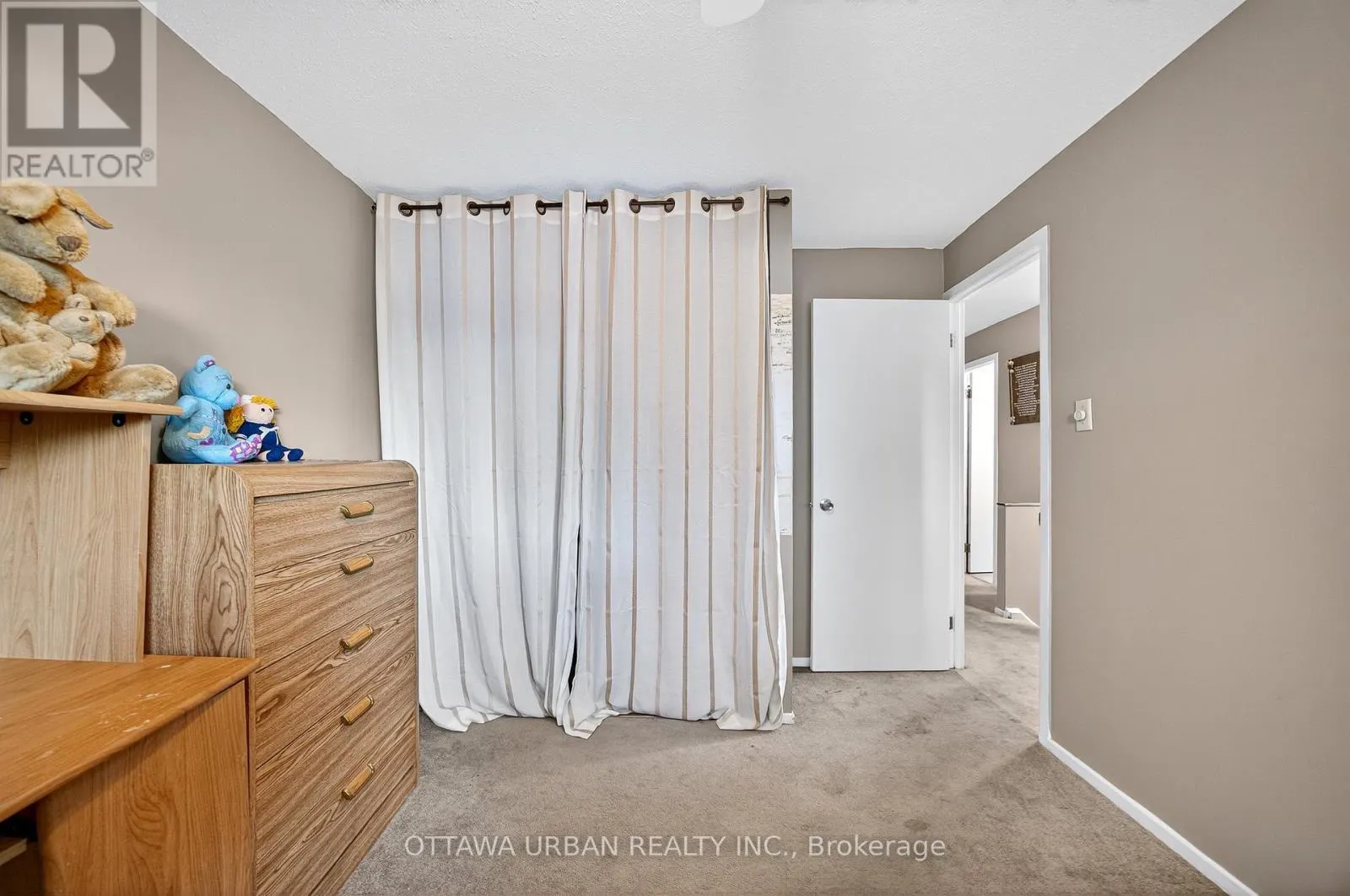 7986 DECARIE DRIVE