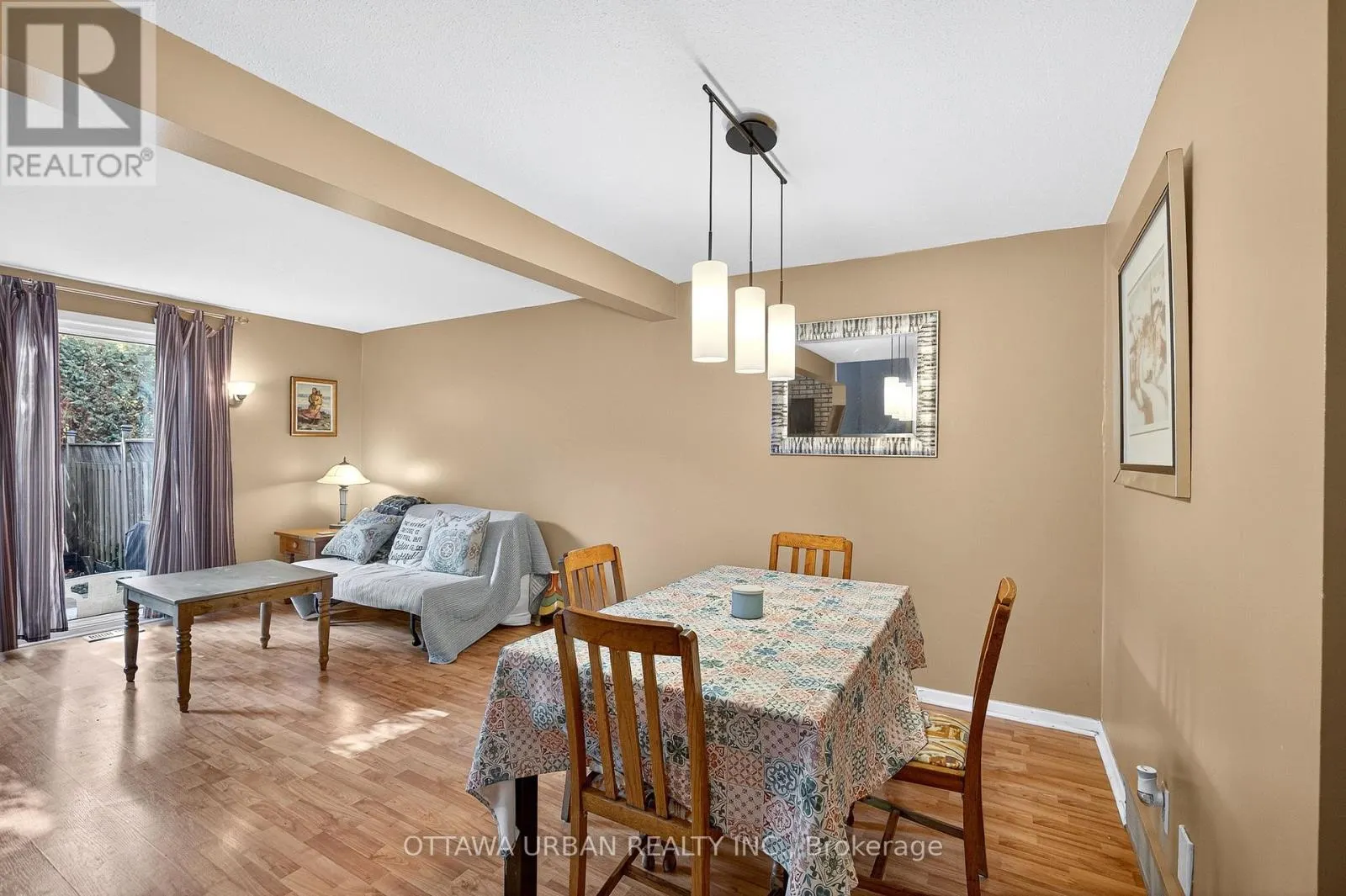 7986 DECARIE DRIVE
