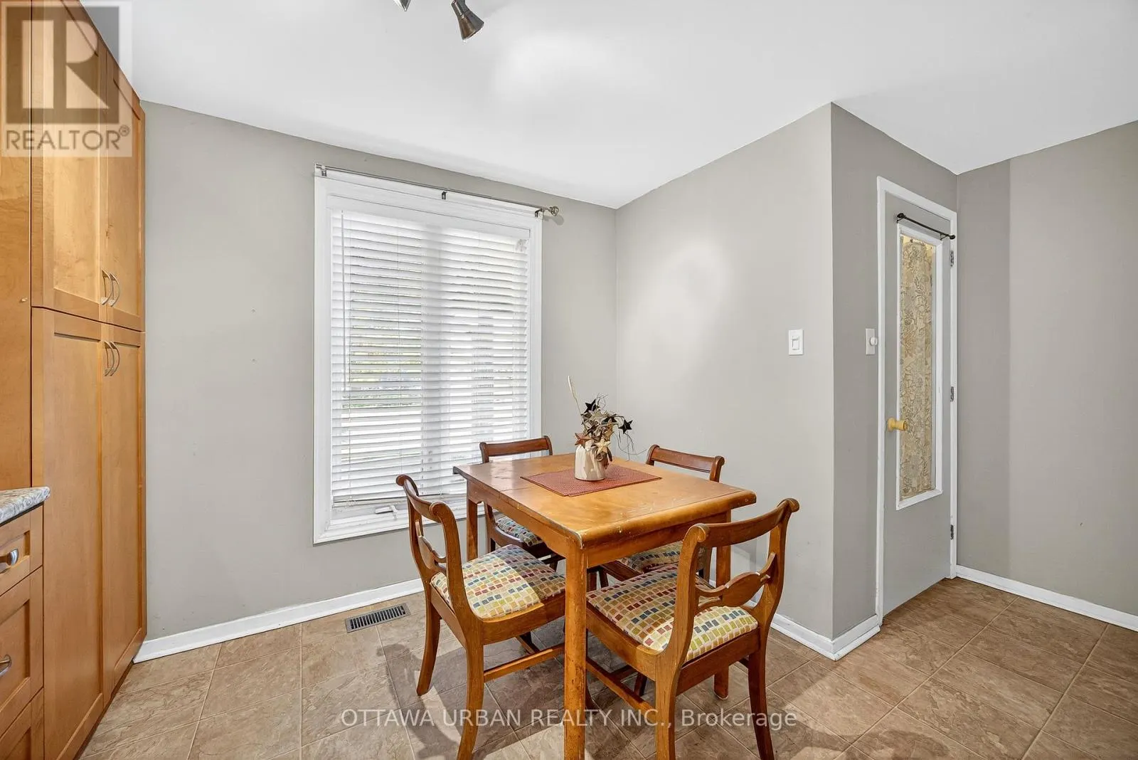 7986 DECARIE DRIVE