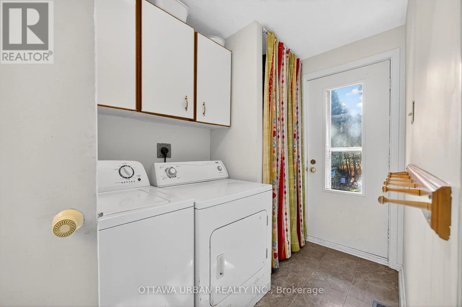 7986 DECARIE DRIVE