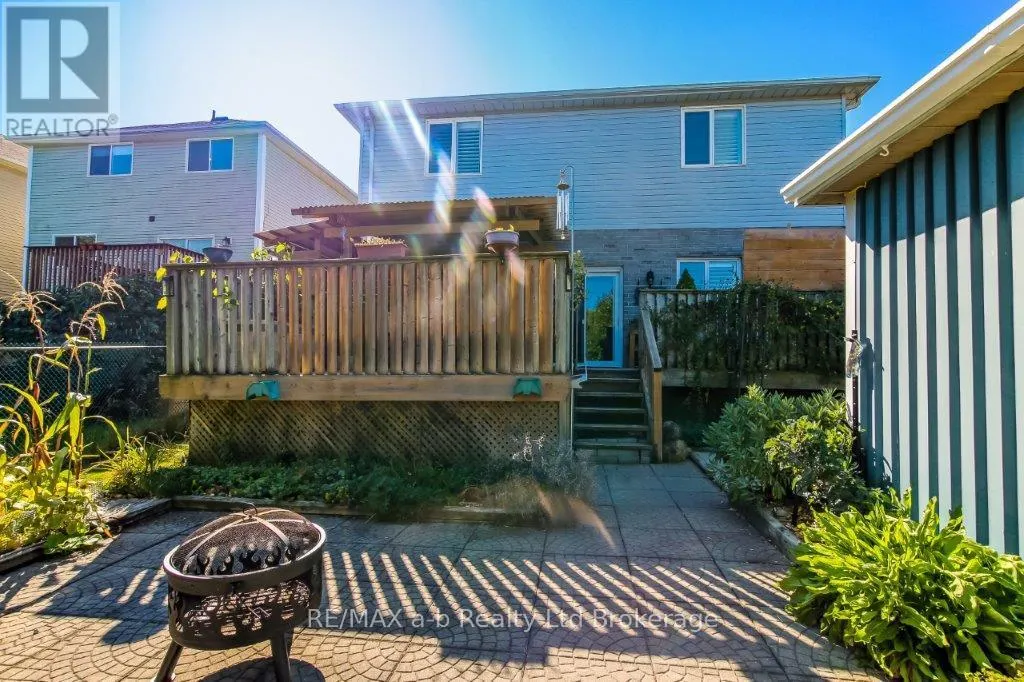 1035 DEVONSHIRE AVENUE