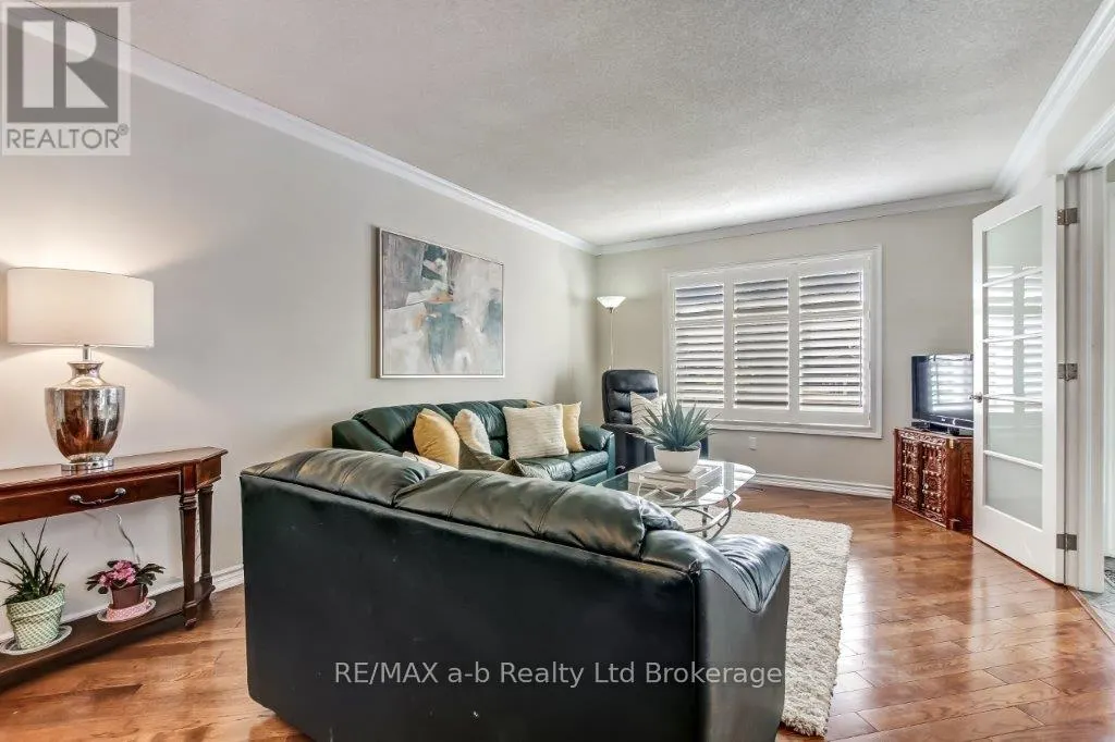 1035 DEVONSHIRE AVENUE