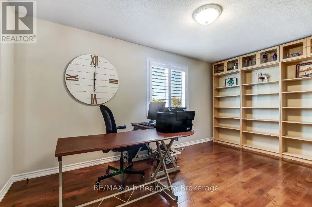 1035 DEVONSHIRE AVENUE