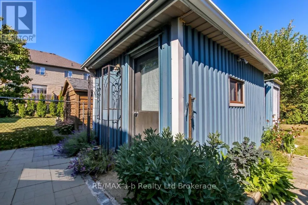 1035 DEVONSHIRE AVENUE