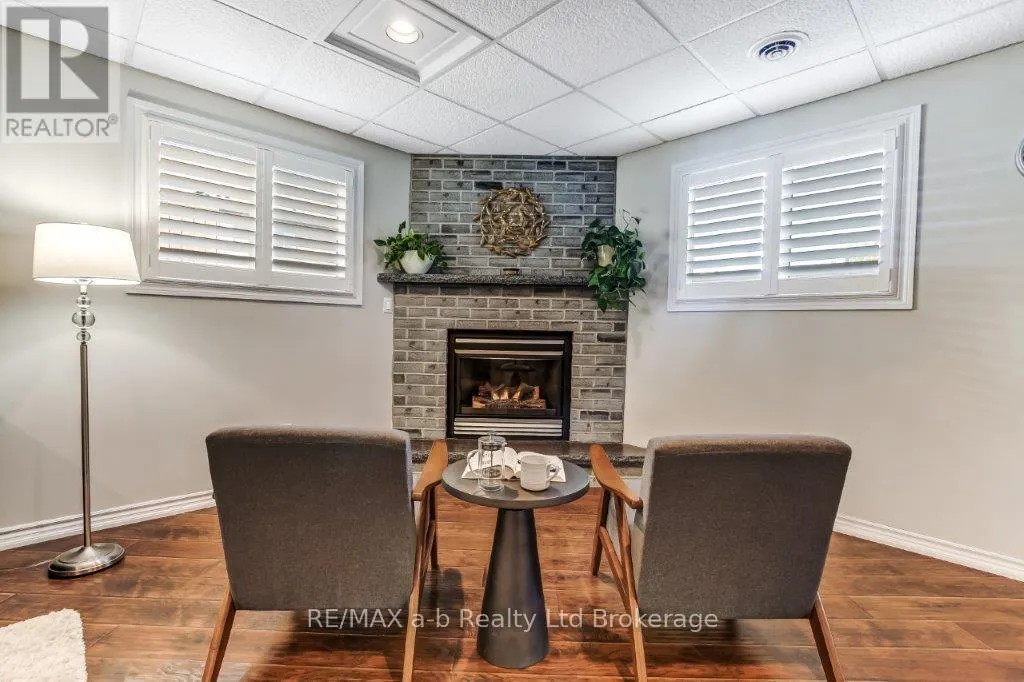 1035 DEVONSHIRE AVENUE