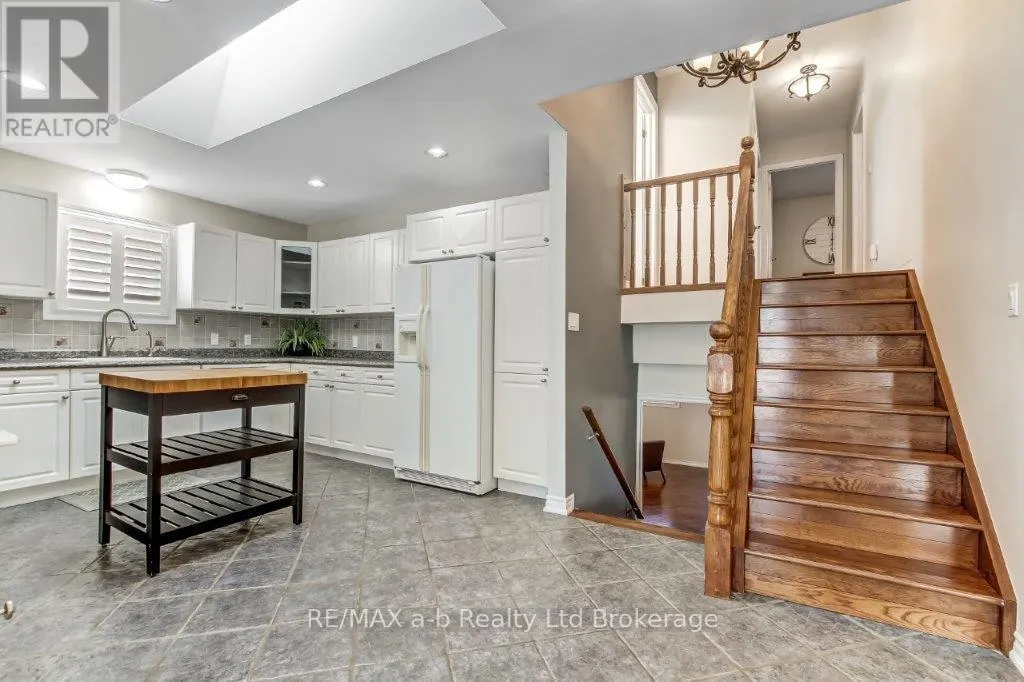 1035 DEVONSHIRE AVENUE