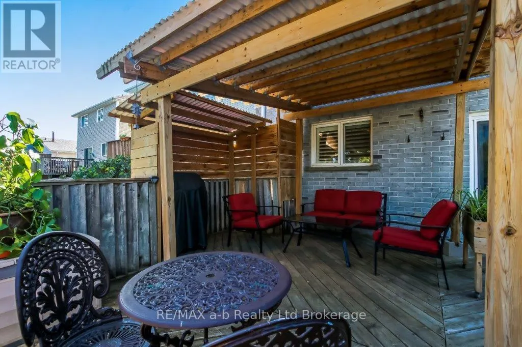 1035 DEVONSHIRE AVENUE