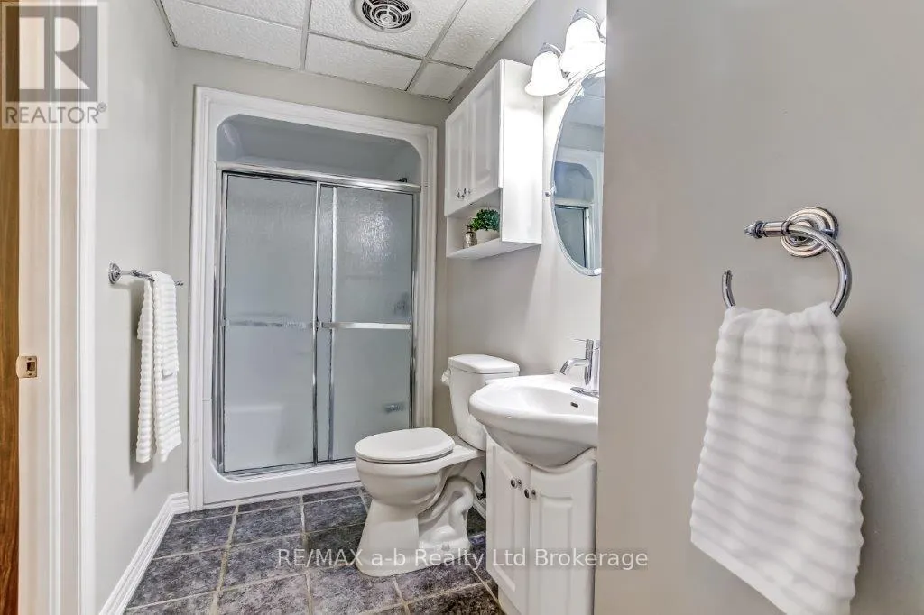 1035 DEVONSHIRE AVENUE