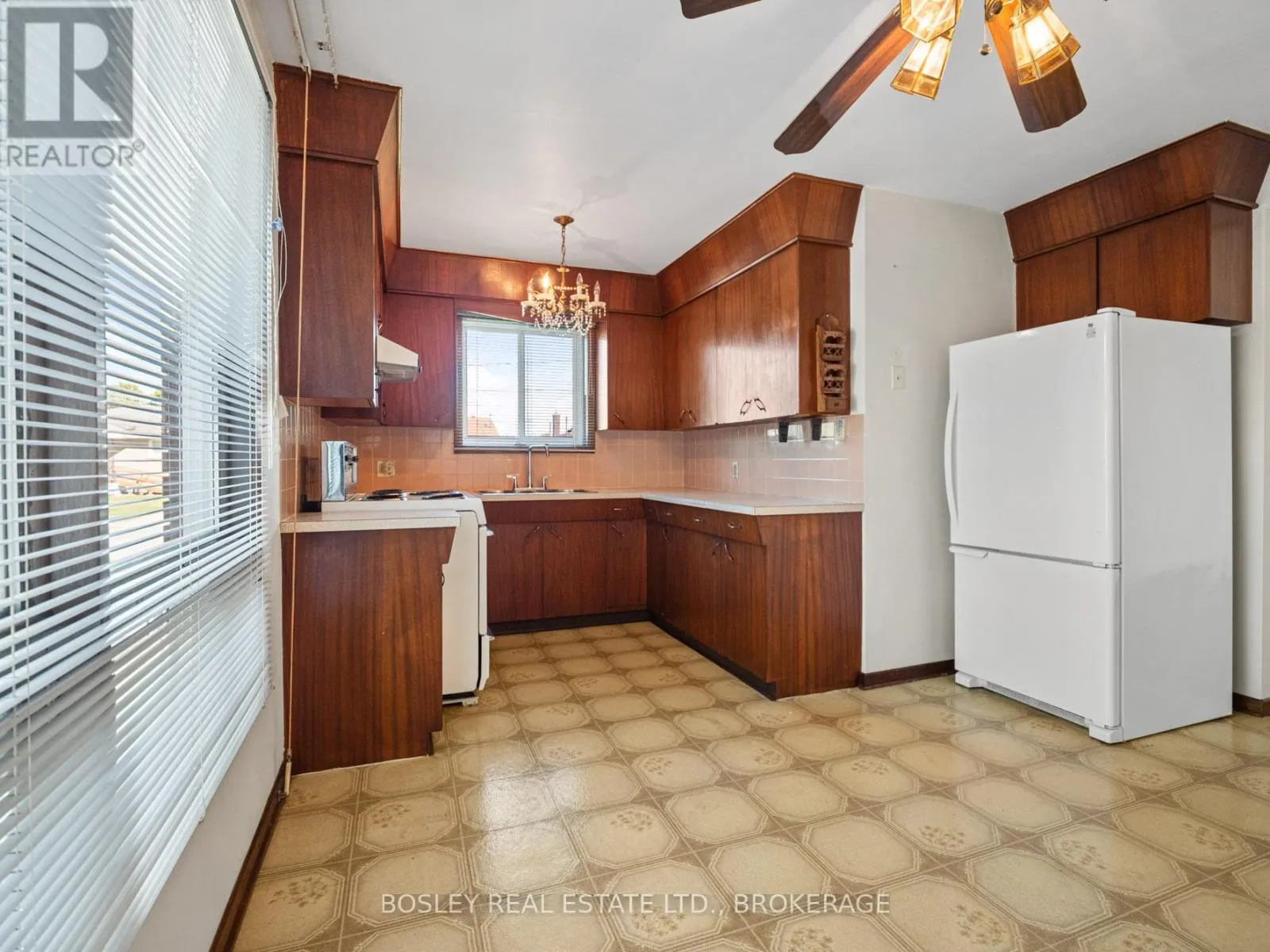 276 GROSS AVENUE