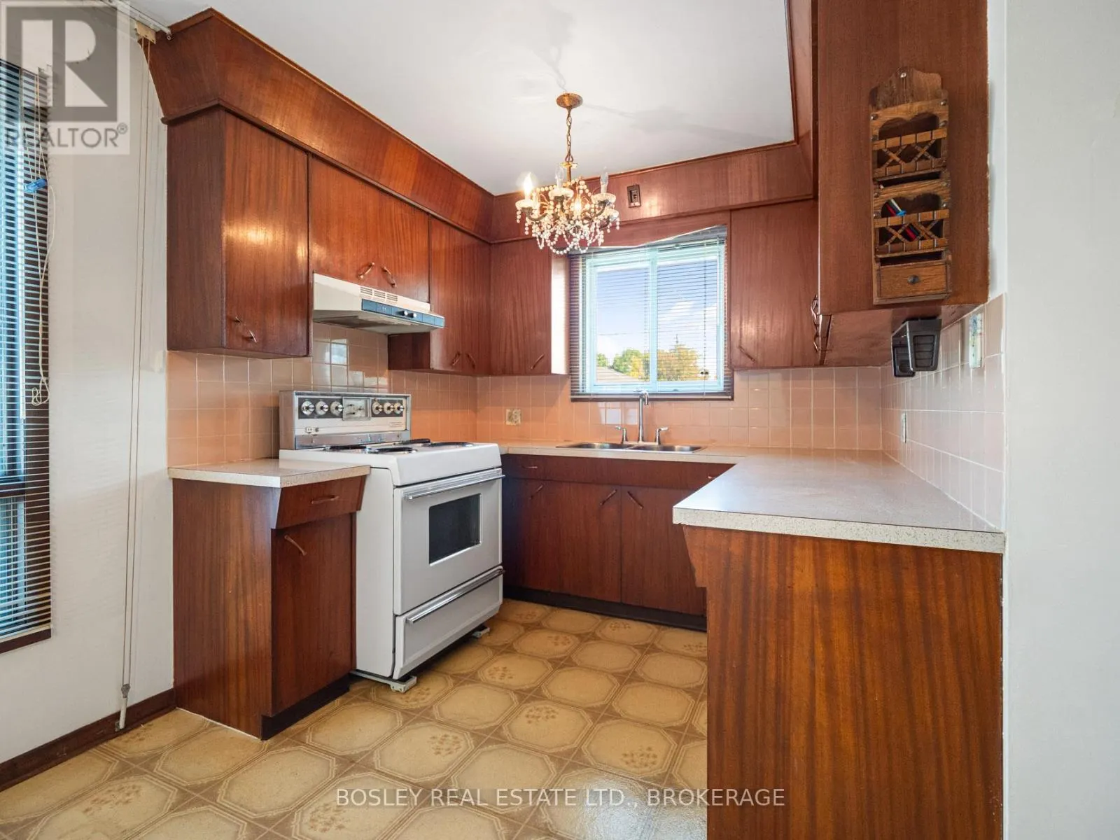 276 GROSS AVENUE