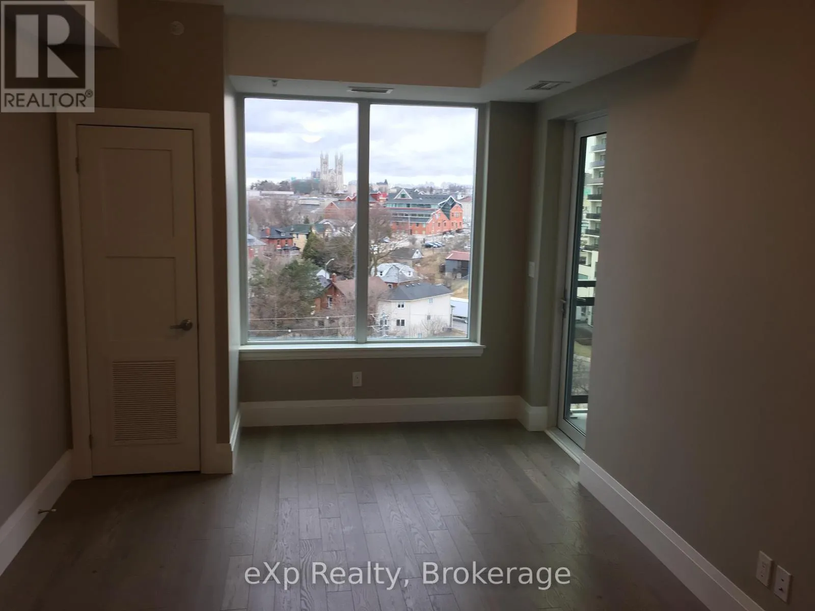 804 - 63 ARTHUR STREET S, #804