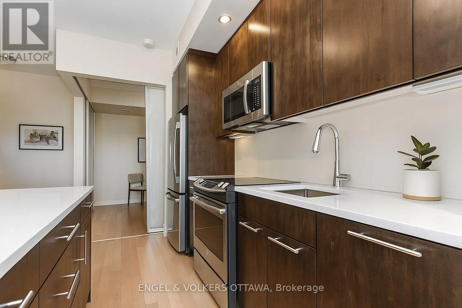 707 - 88 RICHMOND ROAD