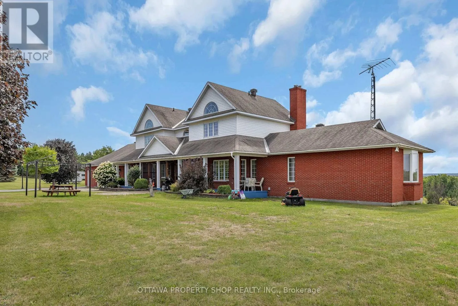 3031 GREENLAND ROAD