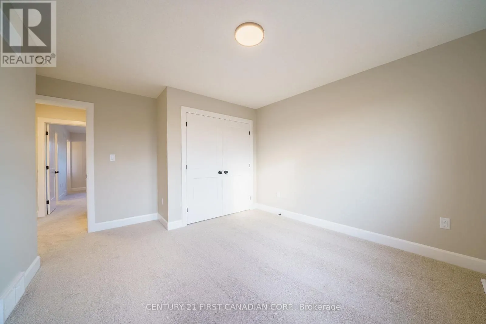 34 POSTMA CRESCENT