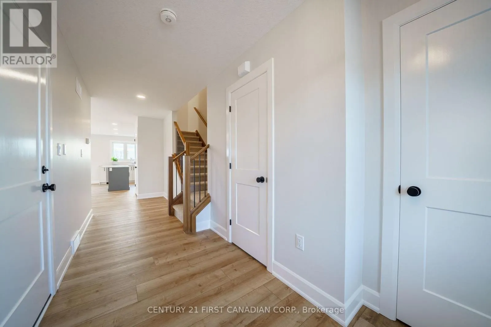 34 POSTMA CRESCENT