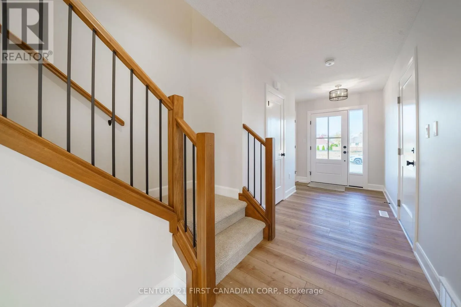 34 POSTMA CRESCENT