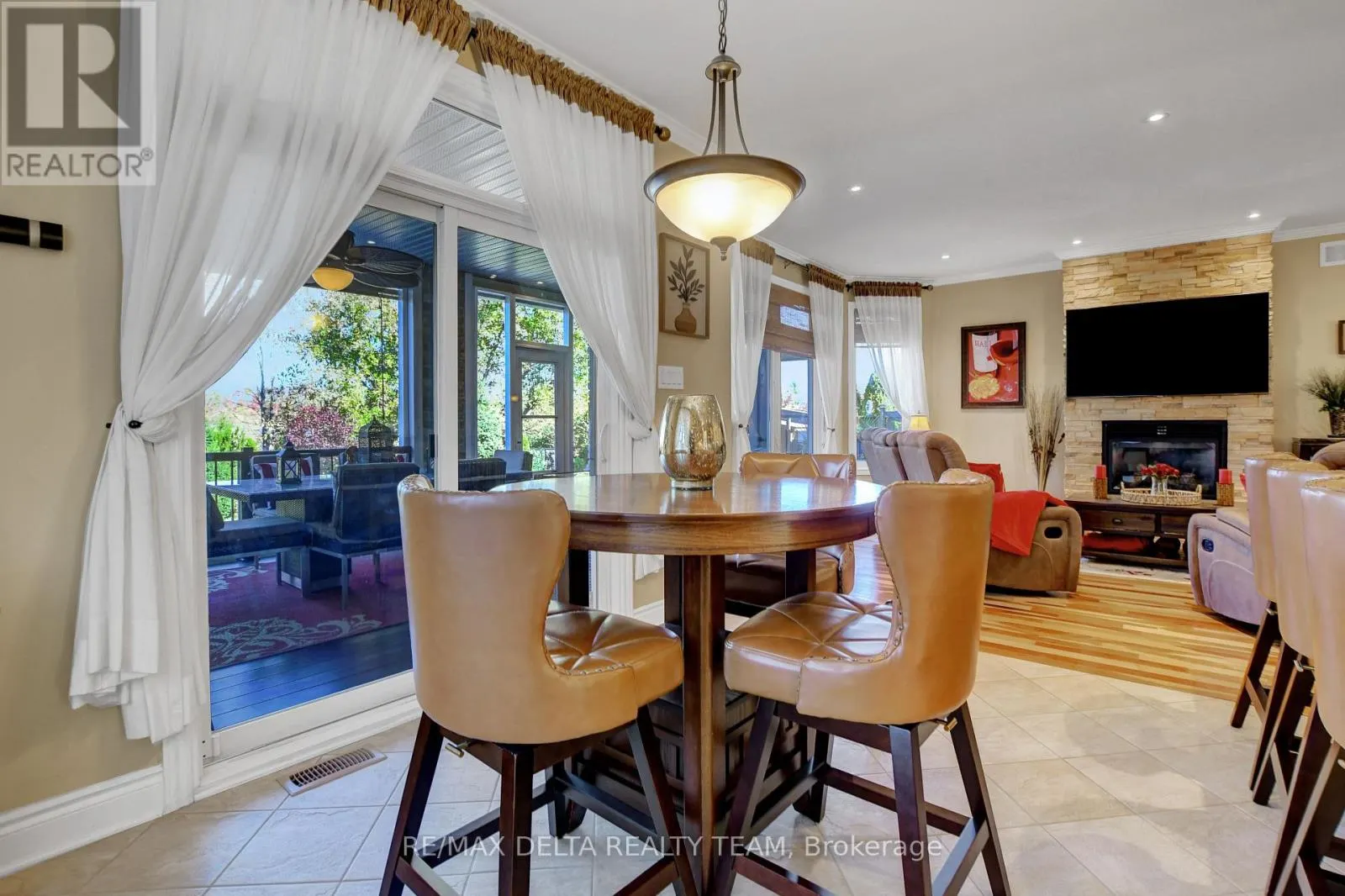 6948 MARY ANNE DRIVE
