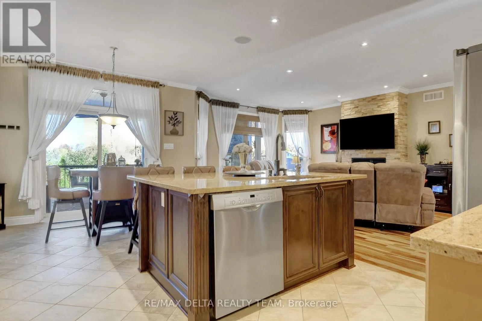 6948 MARY ANNE DRIVE