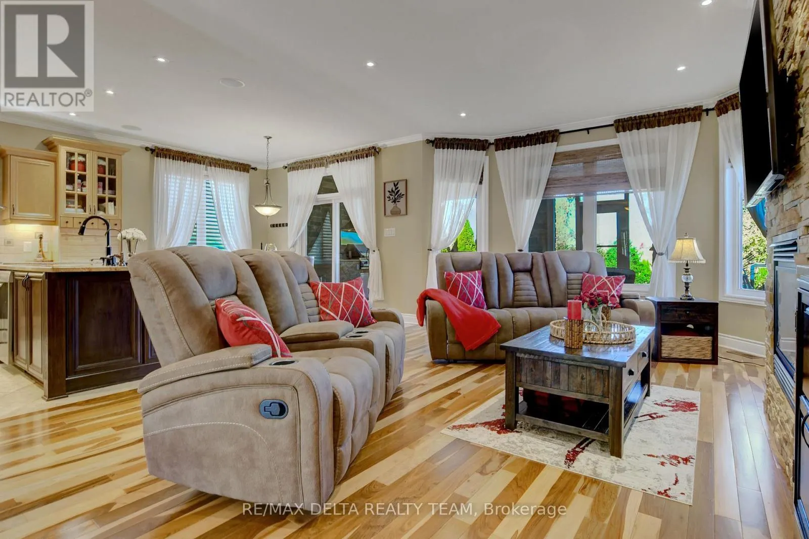 6948 MARY ANNE DRIVE