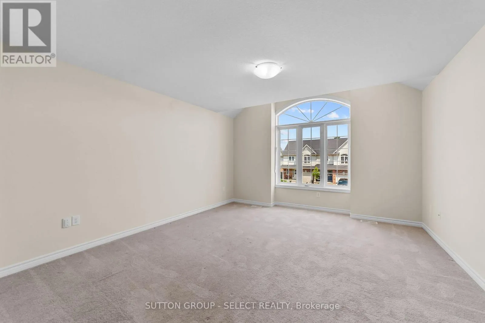 953 SILVERFOX CRESCENT