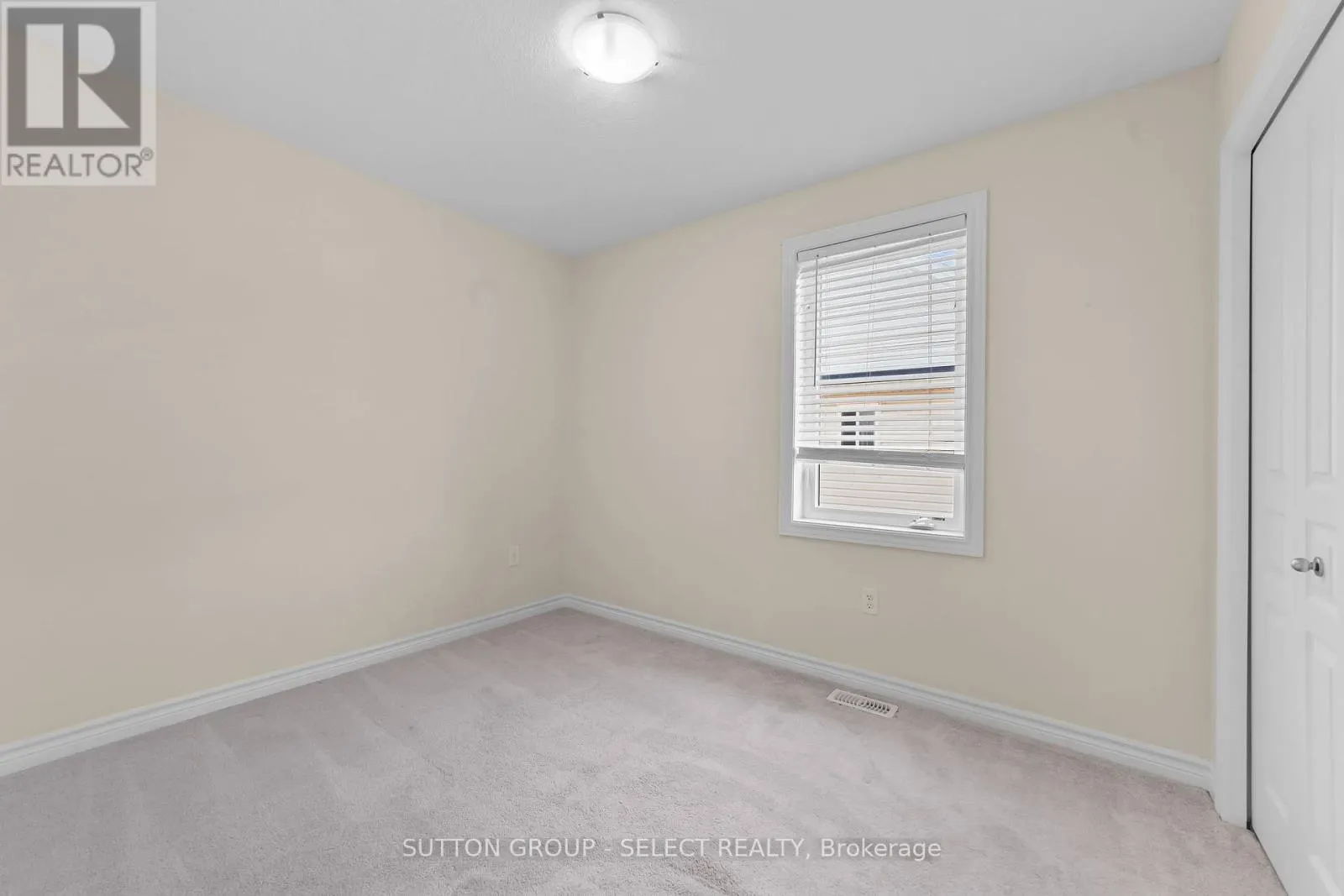953 SILVERFOX CRESCENT