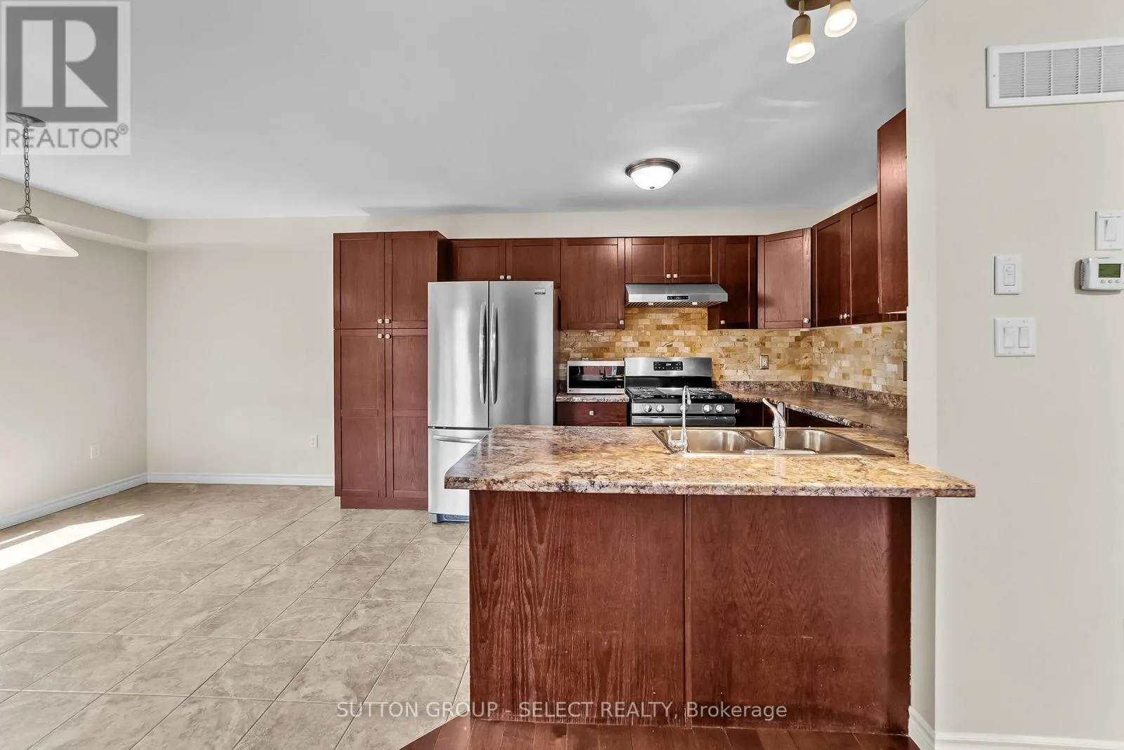 953 SILVERFOX CRESCENT
