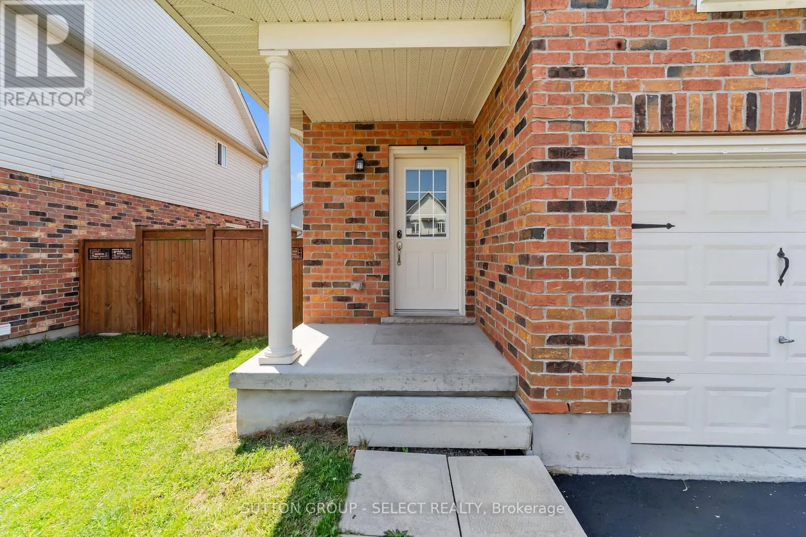 953 SILVERFOX CRESCENT