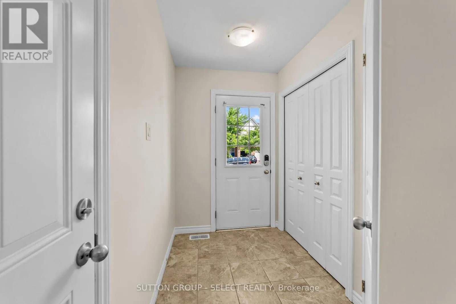953 SILVERFOX CRESCENT