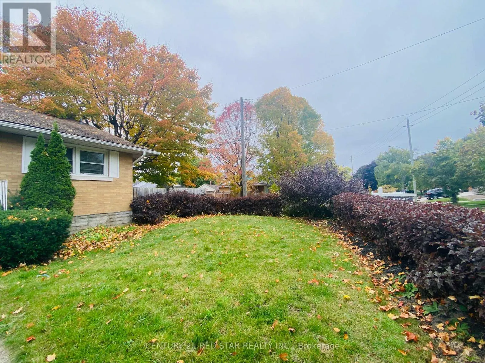 107 ELLIS CRESCENT S