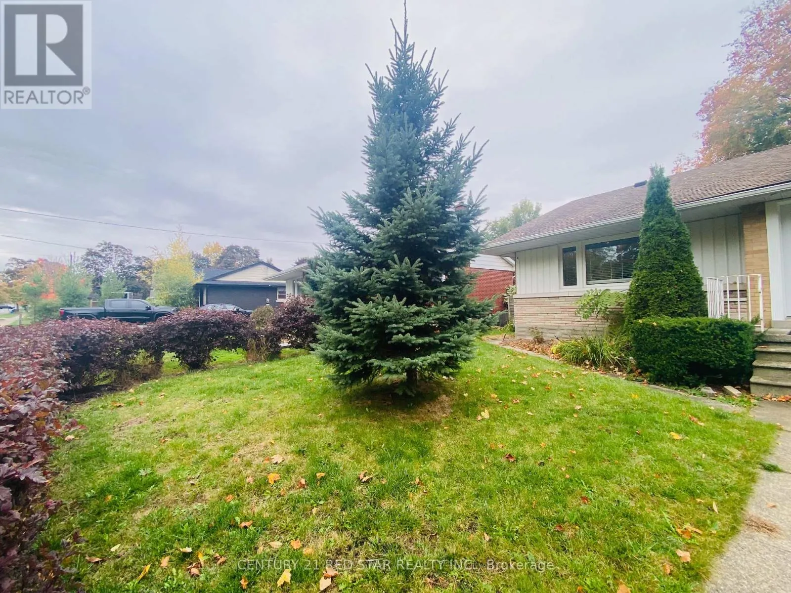 107 ELLIS CRESCENT S