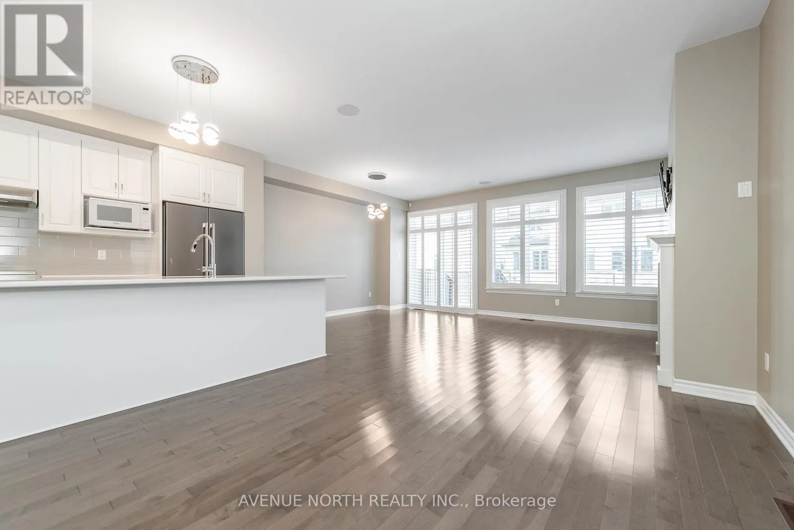 3979 KELLY FARM DRIVE
